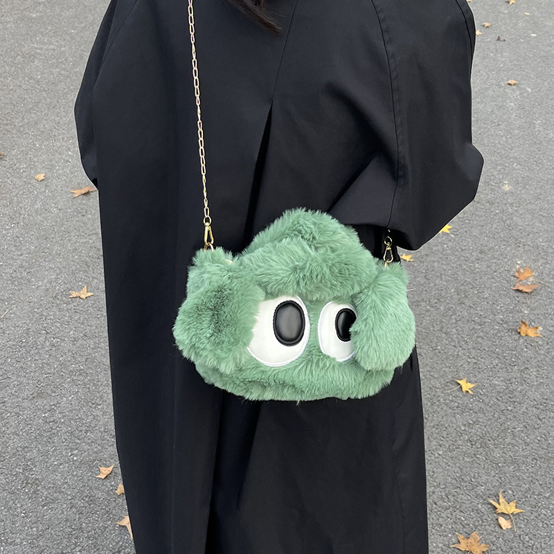 Cute cute for autumn and winter, women's 2025 new versatile crossbody bags, super popular hand-held furry bags