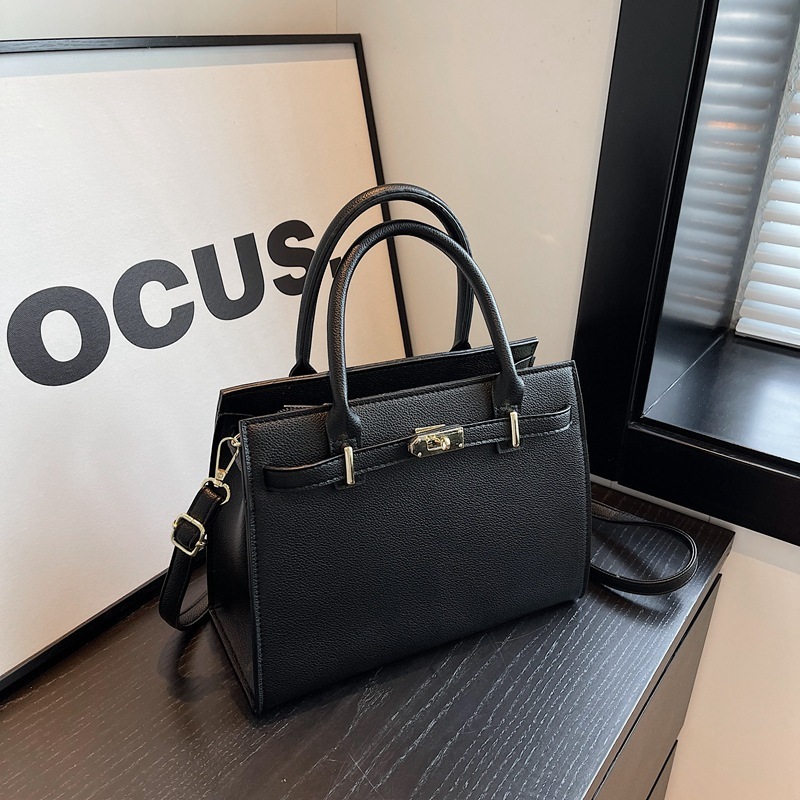 Top Quality Brand High Quality New Style Free Delivery Designer Bag Premium Large Capacity 2025 Red Wedding Handheld Bridal New Chinese Cross Shoulder