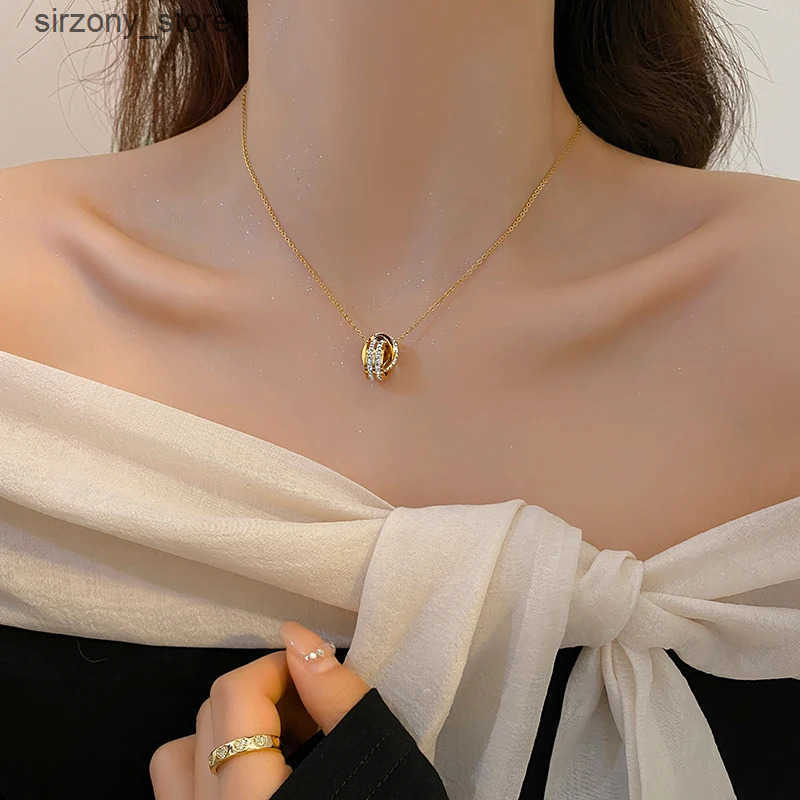 2025 Circle Buckle Inlaid Rhinestone Pendant Stainless Steel Gold Color Necklace Fashion Design Jewelry For Womens Accessories z2505138L3C