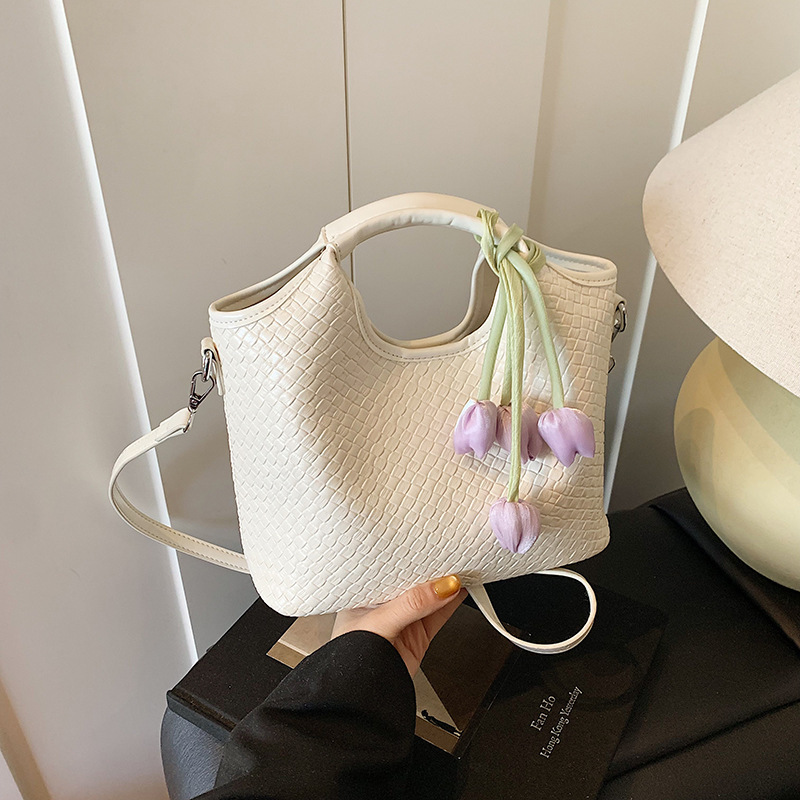 Weaving women's vegetable basket bag, 2025 new style, stylish texture, large capacity bucket bag