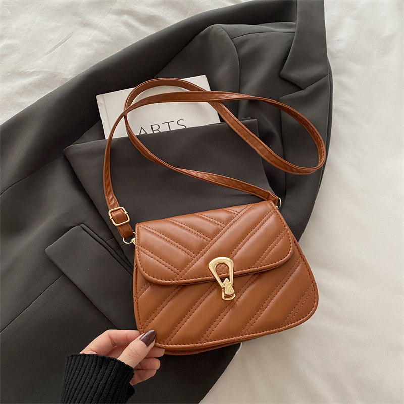Free Delivery Designer Bag 2025 Women's Small Square Fashion Embroidery Thread Trendy Shoulder Hardware Lock Chain Crossbody Saddle Bag Luxury Ba