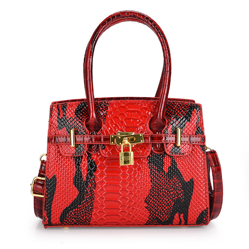 Designer Pack New Snake Patterned Women S High End Single Shoulder Handbag Commuting Crossbody Bag Free Shipping