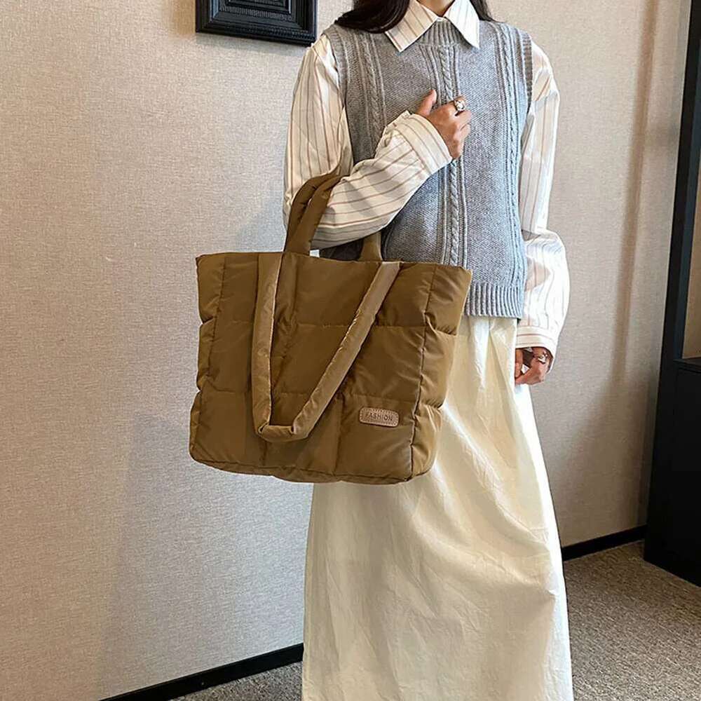 Women Shoulder Bags Fashion Large Tote Padded Handbags Designer Quilted Nylon Down Cotton Crossbody Bag Winter Purse