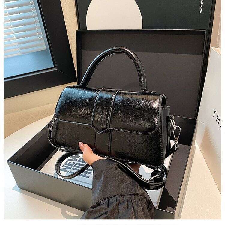 Women's 2025 new versatile niche armpit fashion crossbody women's shoulder small bag