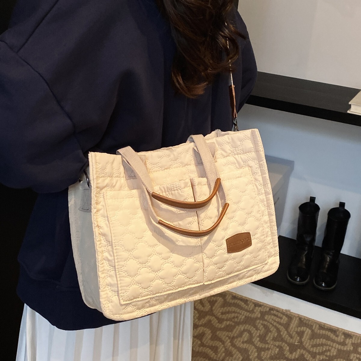 Women's new large capacity nylon commuting fashionable simple tote bag for women