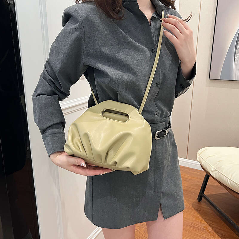 Korean trendy internet celebrity pleated cloud for women in summer 2025, new personalized and simple single shoulder crossbody bag