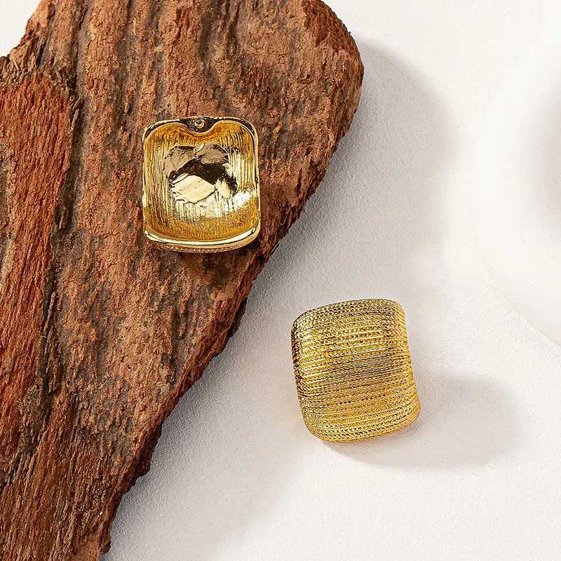 Geometric Vintage Exquisite Stud Earrings Jewelry Trend Fashion Women Gold Color Temperament Simplicity Party Gifts RG0064 Y250510