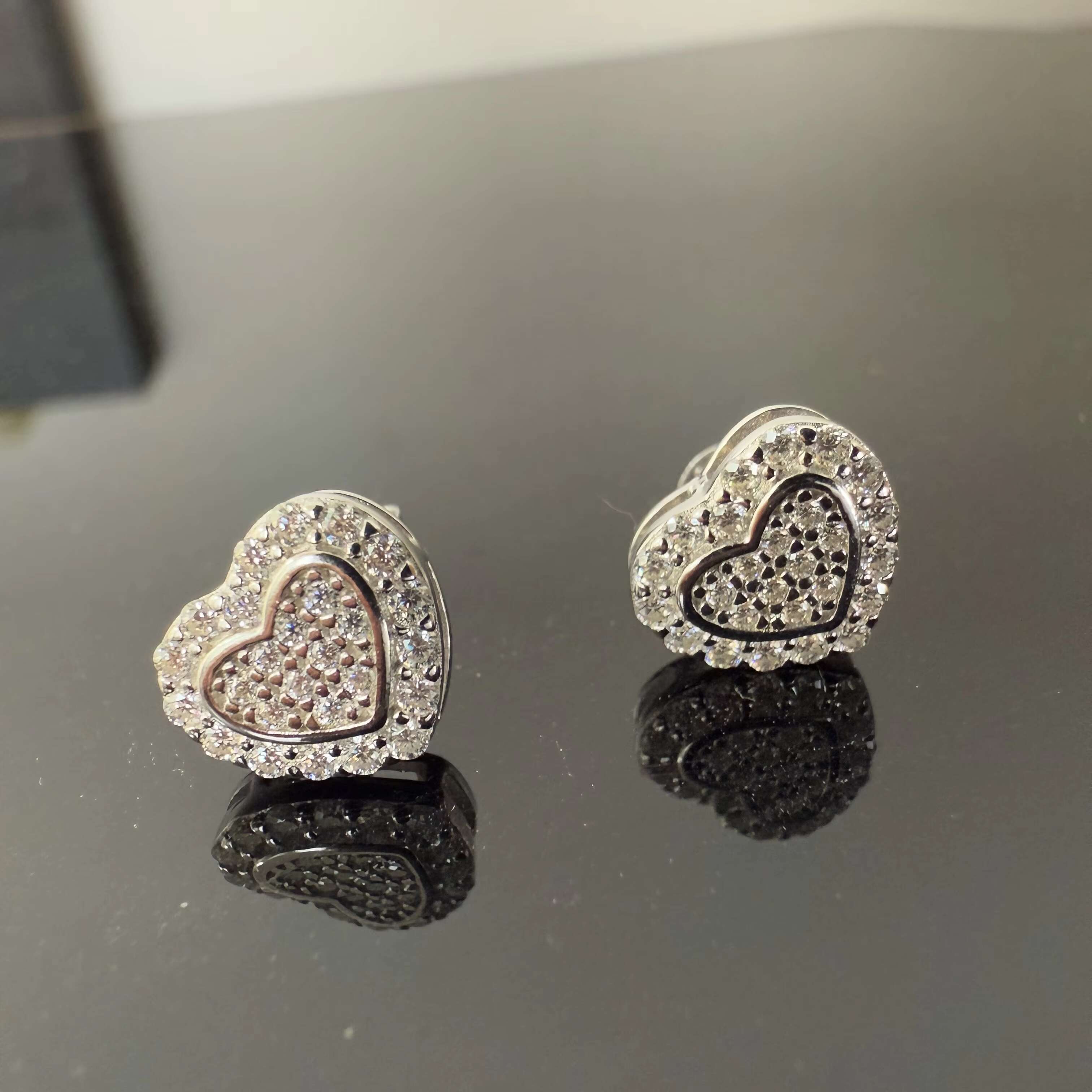 92.5% Purity 925 Sterling Silver Moissanite 925 Sterling Silver Stud Earring Classical Style Heart-Shape Fine