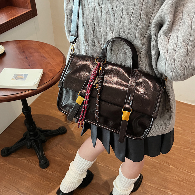 2025 new high-end handbag, large capacity bag, women's commuting single shoulder crossbody bag