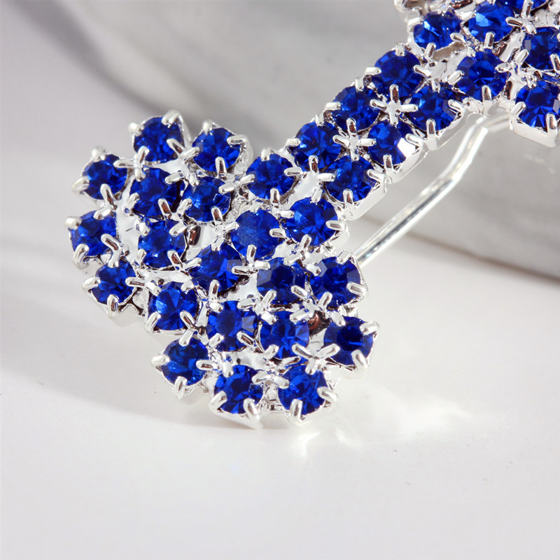 4 PCS Luxury Crystal Rhinestone Dog Bone Hair Clips, Pet Grooming Hair Products, Photography Hair Accessories Props, Christmas Party Hair Accessories 