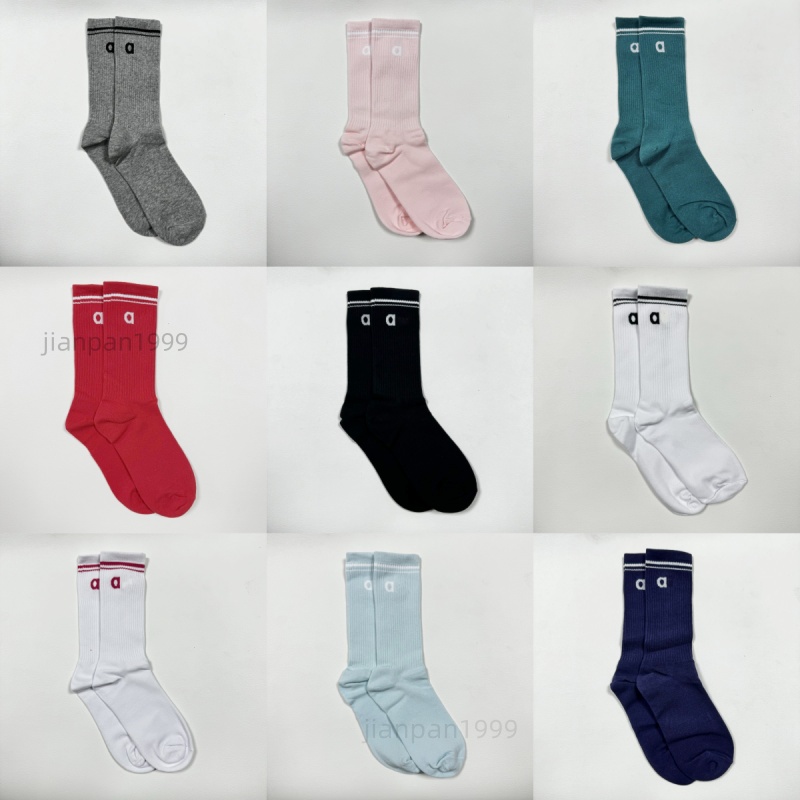Designer Sock Womens Sport Sock Half-Crew Throwback Sock Mens Sock Cotton Medium Tube Grip Sock Football Sock Classic White Sock Stretchy