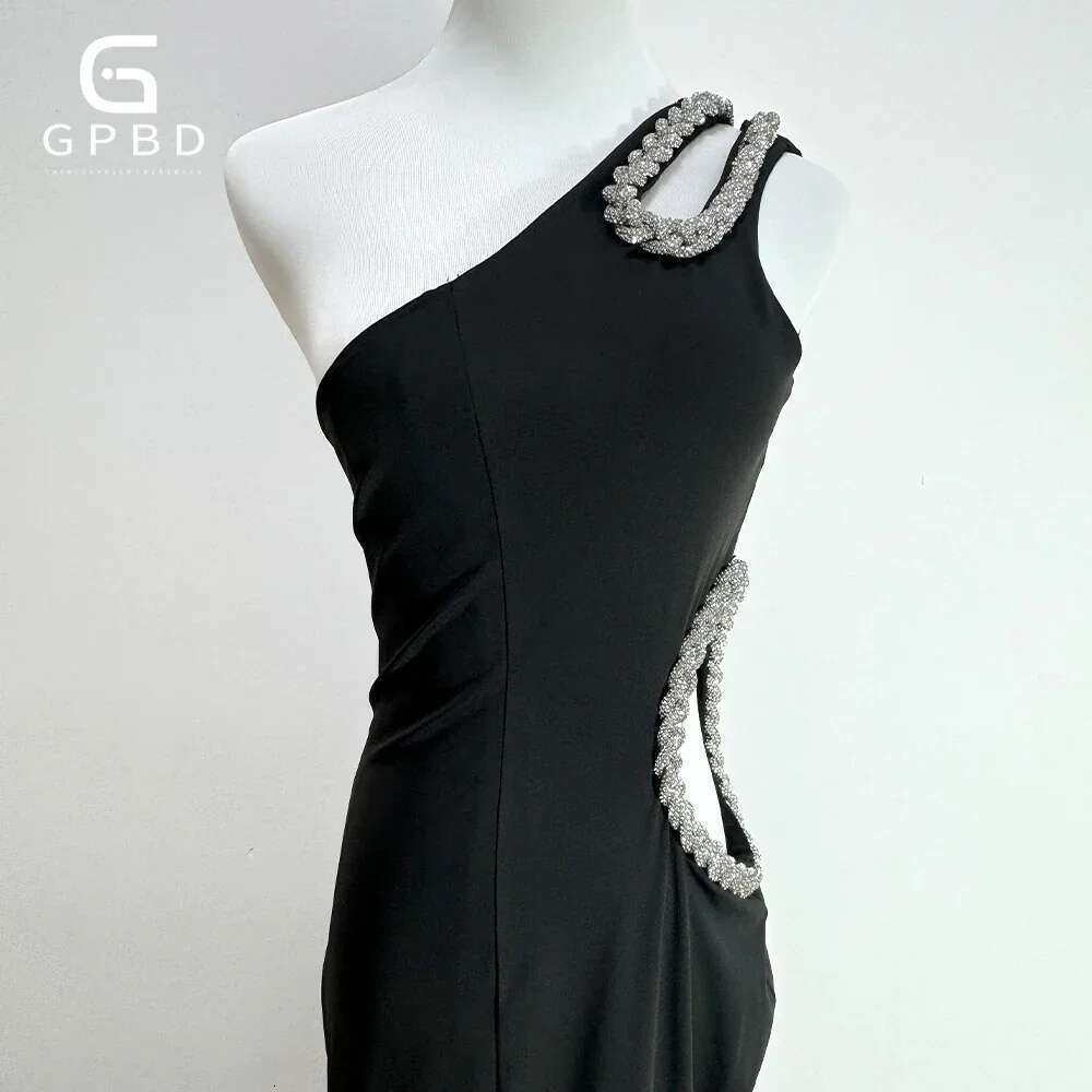 Sexy One Shoulder Hollow Twisted Dia Design Tight Maxi Dress Women Sleeveless Black Celebrity Evening Party Gowns