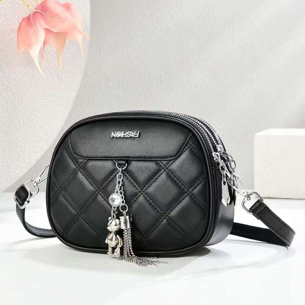 Xiaoxiangfeng Lingge for Women 2025 New Fashionable and Popular Soft Leather Crossbody Small Bag, Internet Famous Shoulder Bag