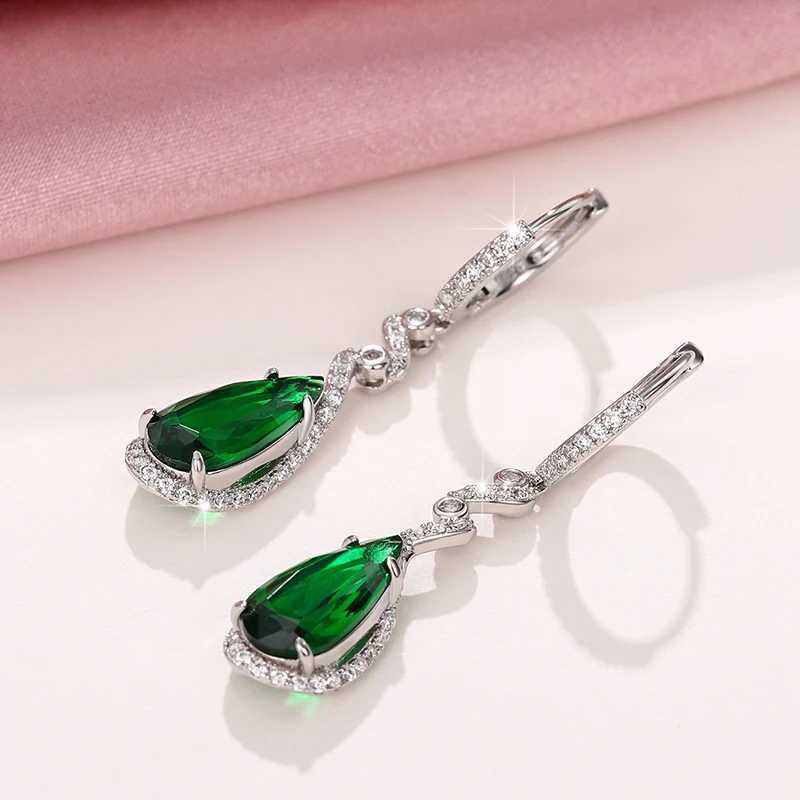 Huitan Luxury Pear Green Cubic Zirconia Earrings for Women Temperament Hanging Earrings Engagement Wedding Party Fashion Jewelry Y250510