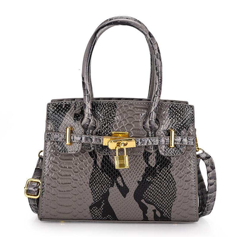 Designer Pack New Snake Patterned Women S High End Single Shoulder Handbag Commuting Crossbody Bag Free Shipping