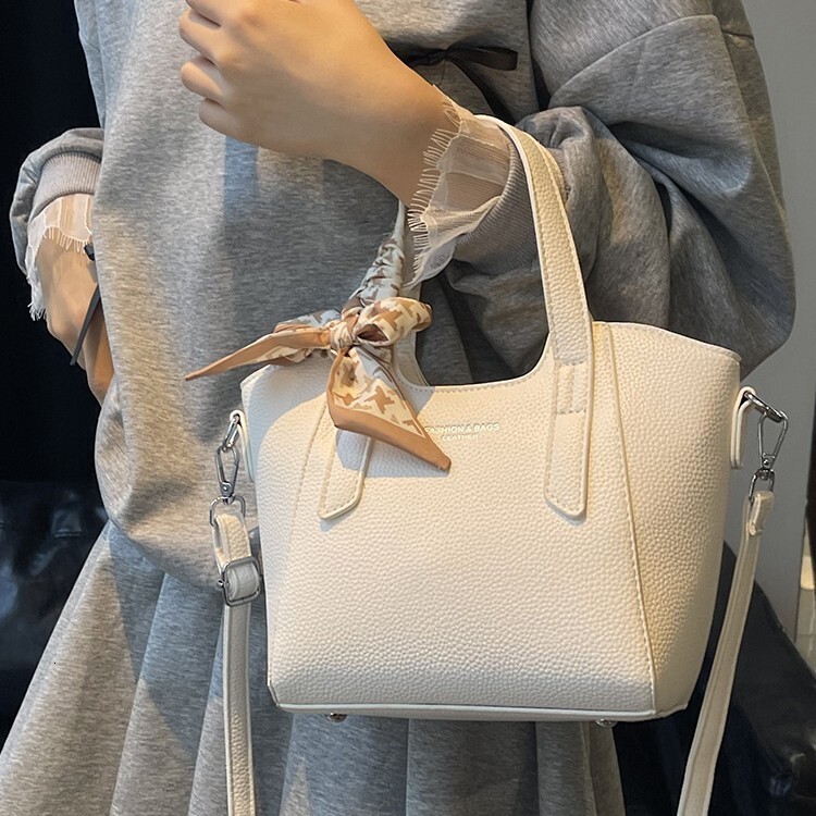 New women's crossbody portable bucket casual large capacity vegetable basket bag, trendy