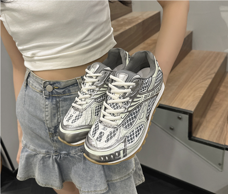 2025 pretty retro Style Men's Thick Soled beautiful Sports sneakers Men Breathable Casual Sier Lace Up Shoes 888