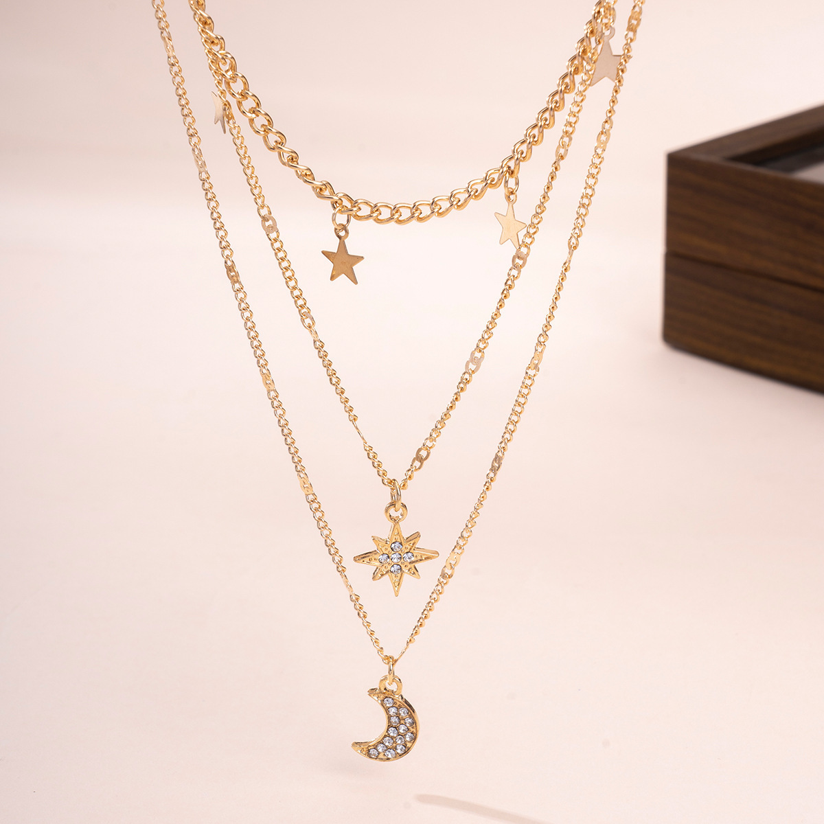 Fashionable Star and Moon Pendant Multi-Layer Necklace with Rhinestones, Unique Gold Choker for Women