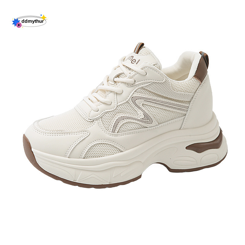 Mesh breathable and odor proof dad summer new women's thick soled casual sports shoes, lightweight running shoes for middle school students ddmyt