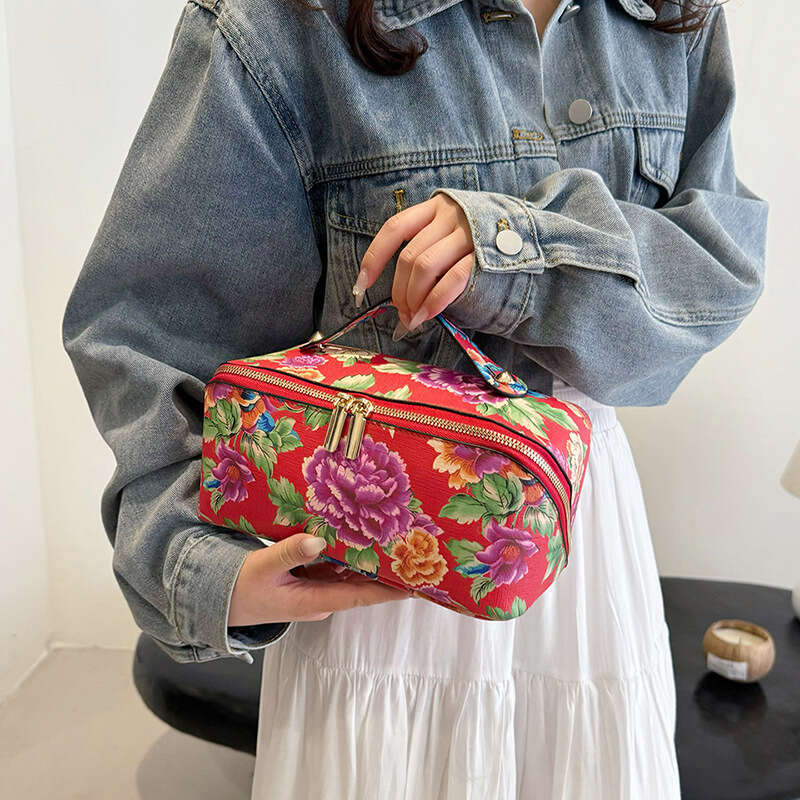 New Portable Internet Celebrity Northeast Dahua Ethnic Style Celebration Large Capacity Makeup Storage Bag, Toilet Bag B5