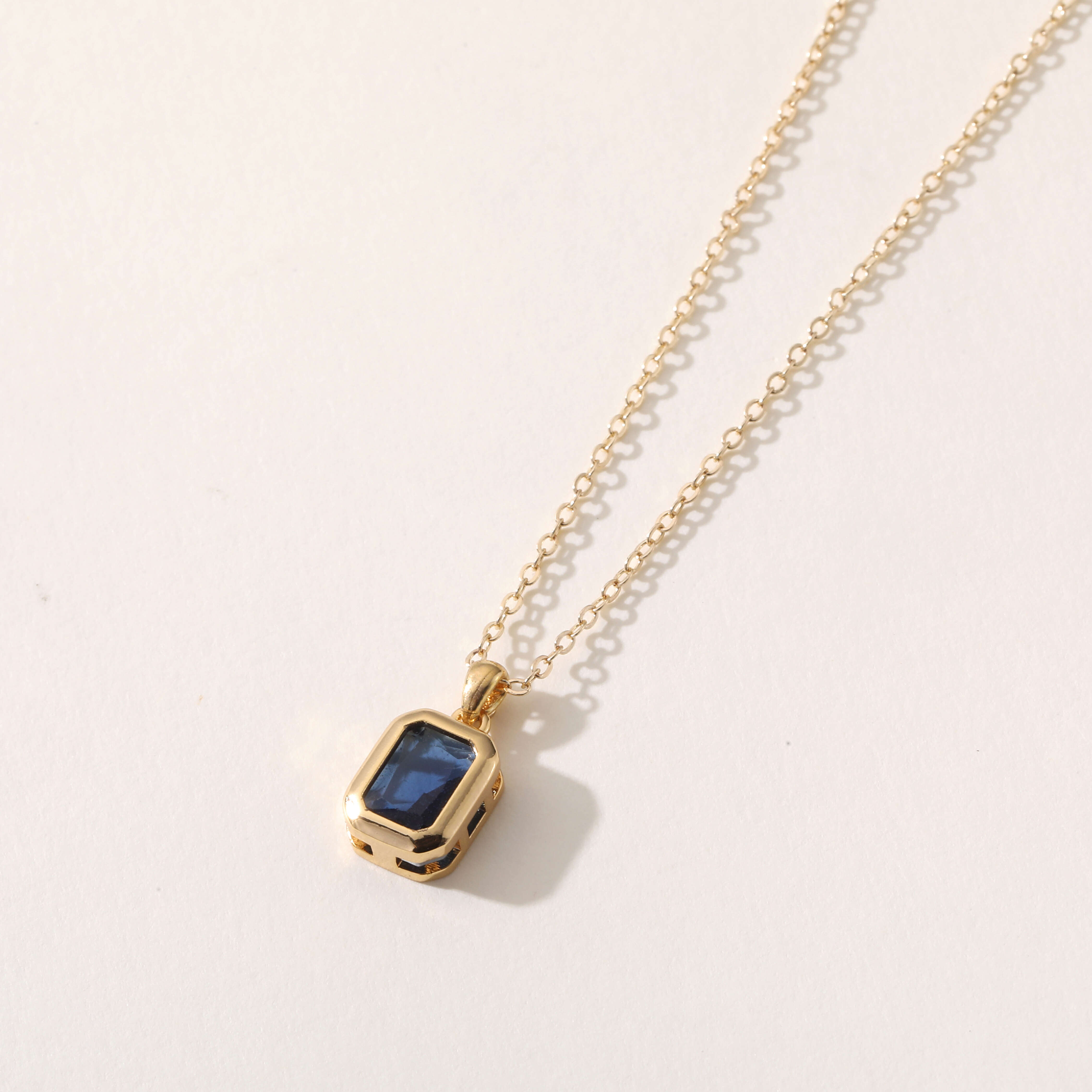 High quality fashionable blue stone pendant necklace with pure sier planting for women