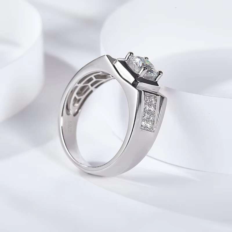 2024 New Style 925 Sterling Silver Jewelry Men Moissanite Ring 1ct Center Multiple Sizes Huge Stocks Moissanite Silver Ring.