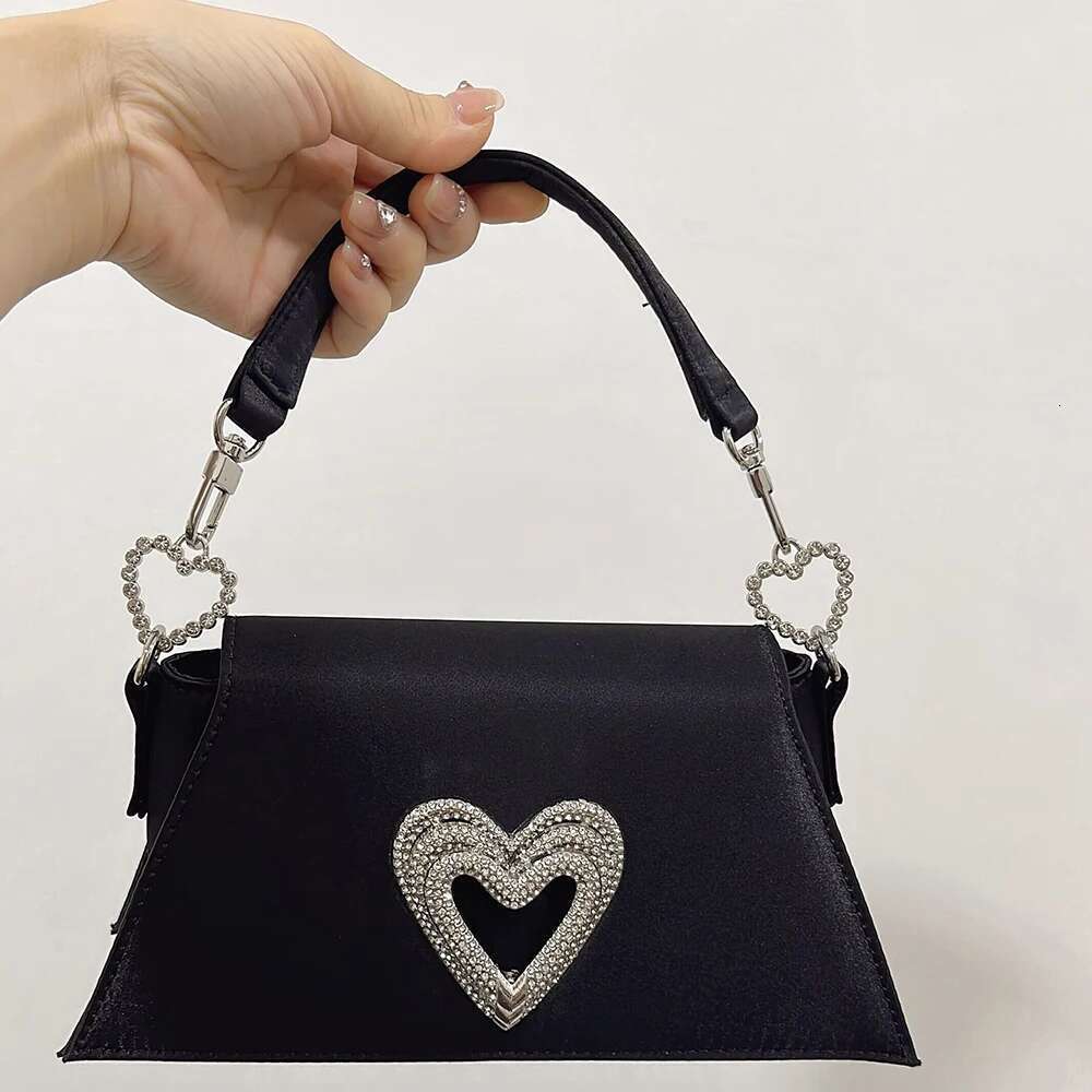 Fashion Heart Rhinestone Handbags Satin Evening Bags For Women Dias Designer Shoulder Bag Silk Wedding Clutch