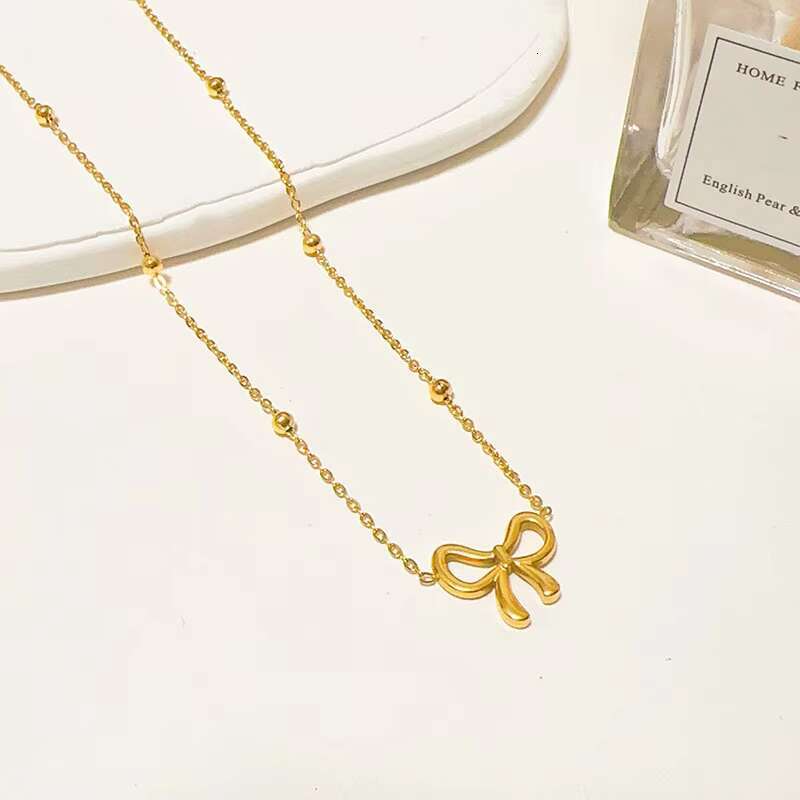 Korean Japanese niche design titanium steel women's non fading flower collarbone chain fashion pendant necklace
