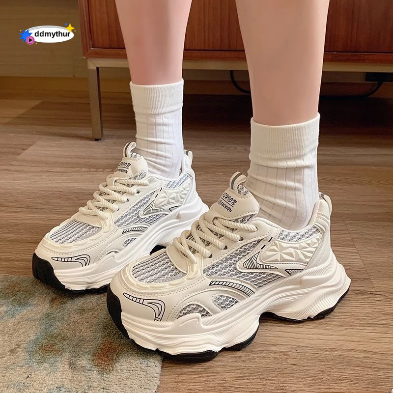 Thick soled dad spring autumn 2024, new Korean version with increased height for women, super soft sponge sole sports and leisure shoes ddmythur