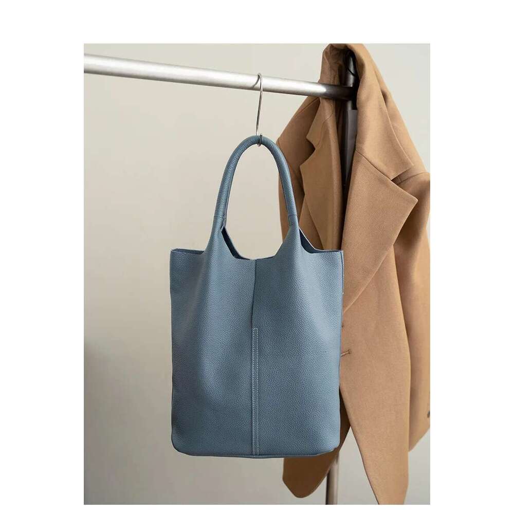 Designer Bag 2025 Genuine Leather Commuter Simple Ladies Soft Cowhide Tote Shoulder Handbag Large Capacity Women Bucket Bag 2025 New Luxury Bag