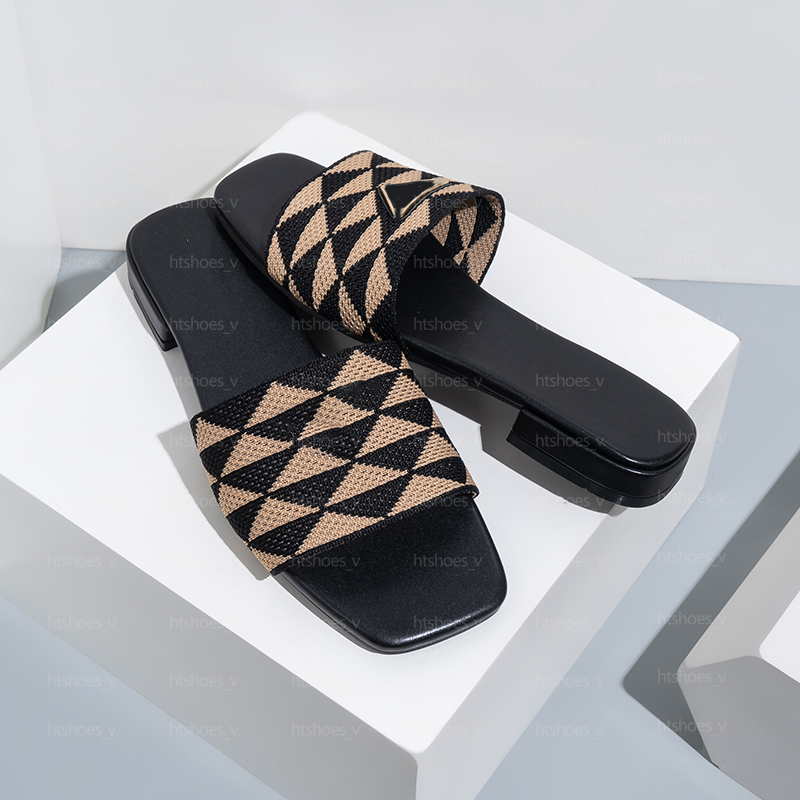 Designer Slides Women Embroidered Fabric Slippers Metallic Slide Sandals Luxury Letter Sandal Triangle Chunky Heels Fashion Summer Beach Low Heel Shoe size 36-42