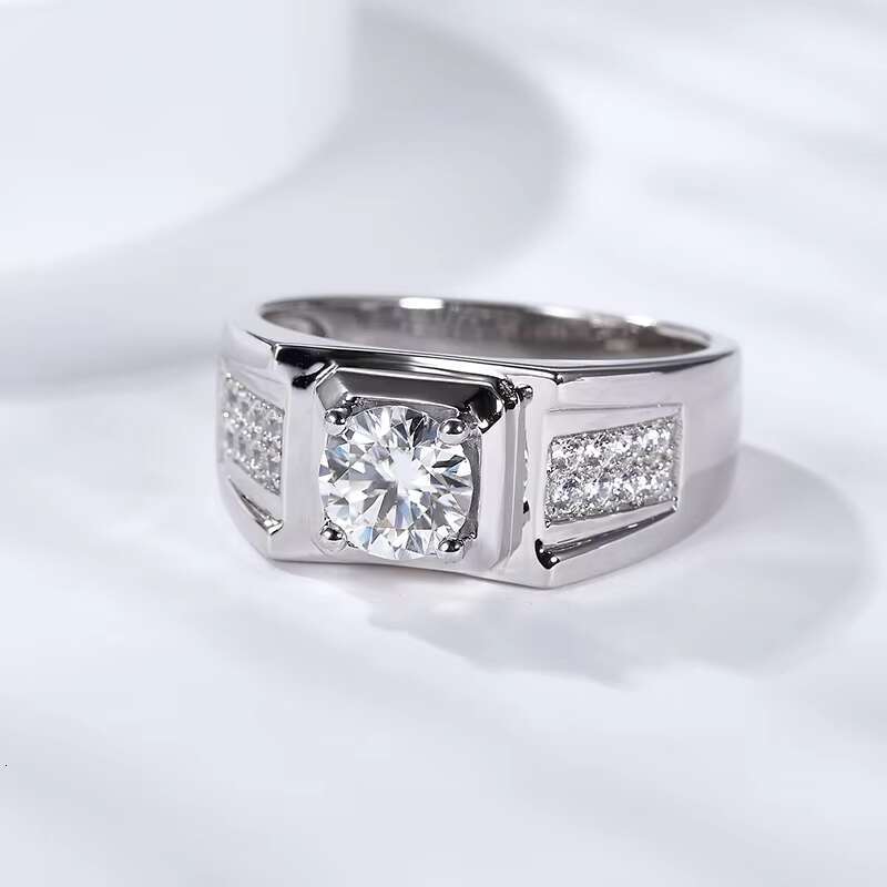 2024 New Style 925 Sterling Silver Jewelry Men Moissanite Ring 1ct Center Multiple Sizes Huge Stocks Moissanite Silver Ring.