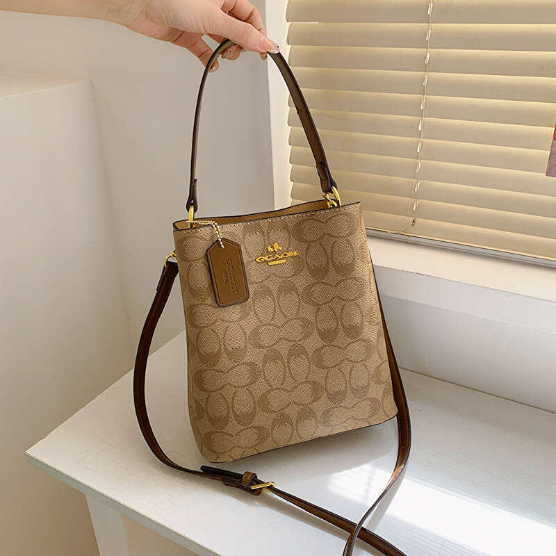 2025 Autumn/Winter New Bucket Women's Fashion Printed Handbag Versatile Large Capacity Shoulder Bag