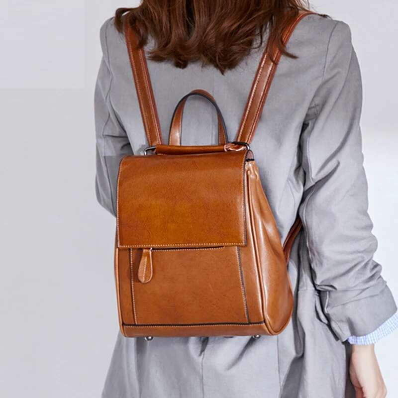 Designer Bag 2025 Women Backpack Cross Body Shoulder Bags Oil Wax Genuine Leather School Laptop Fashion Retro Cowhide Female Rucksack Backpacks Luxury