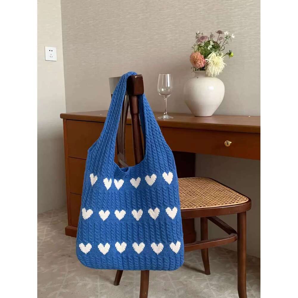 Designer Bag 2025 New Knitted Heart-Shaped Tote Fresh, Simple And Fashionable Woven Bag, Personalized Single-Shoulder Bag Luxury Bag