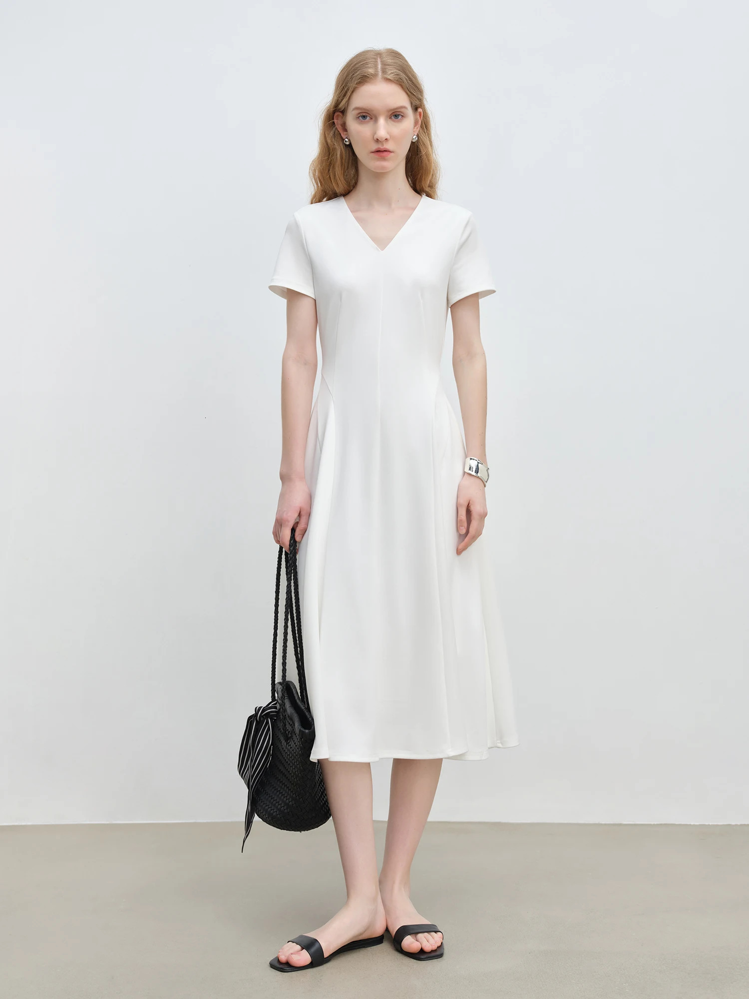 ZIQIAO Minimalist Style Old Money Pure White n Dress For Female Summer Arrival Holiday Season 25ZQ92376 250513
