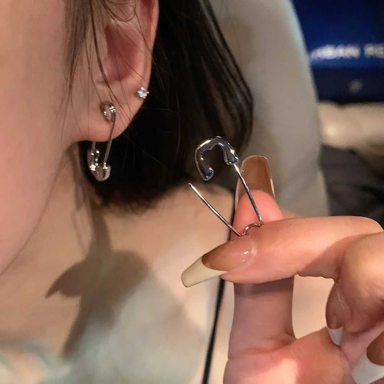 Korean Punk Rock Grunge Silver Color Metal Safety Pin Stud Earrings For Women Men 90s Aesthetic EMO Y2K Jewelry Accessories Y250510