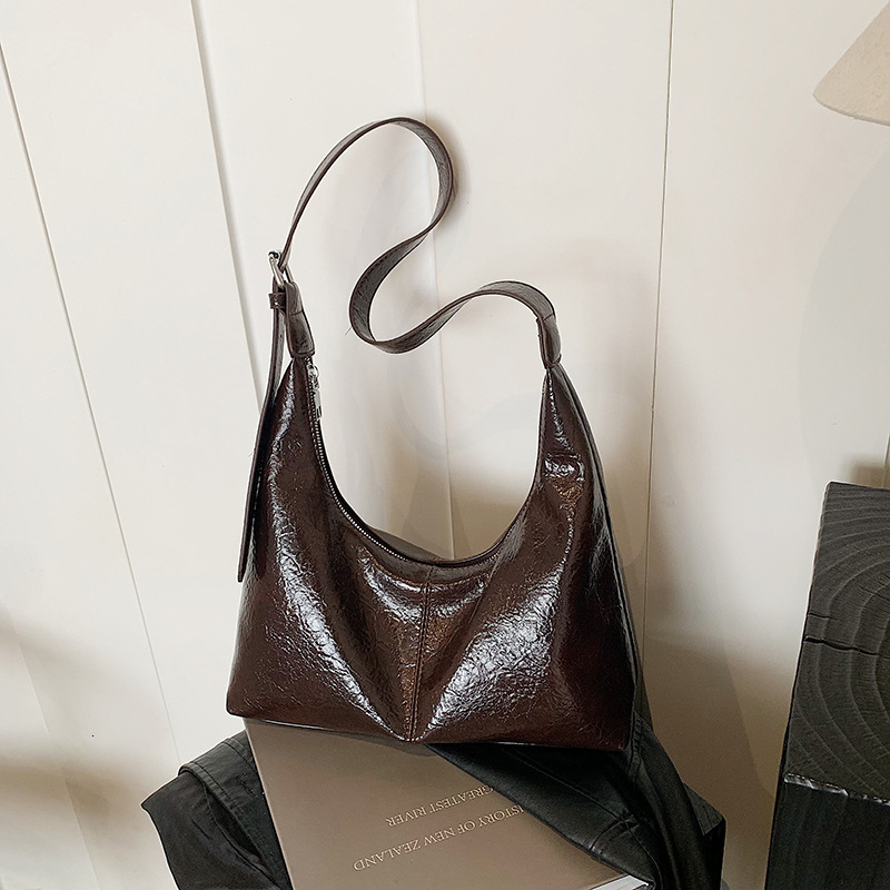 Winter high-end handbag stylish, large capacity, simple, niche, versatile, single shoulder crossbody bag
