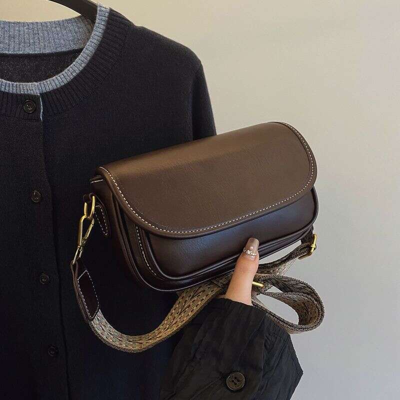 High end fashion women's casual versatile crossbody bag 2025 new Korean version simple single shoulder small square bag