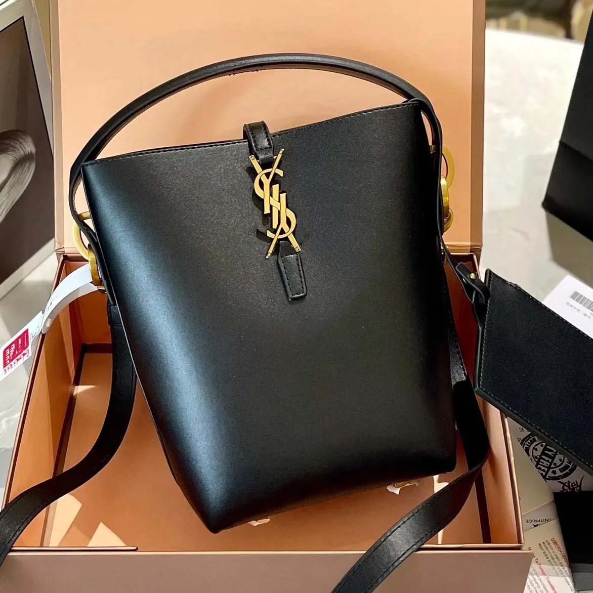 Designer Bag Shoulder Bag Luxury Bag LE37 Crossbody Bag High quality Women's handbag purse Cowhide Bucket Bag Black Shopping Bag Luxury designer