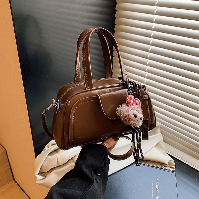 Korean version 2025 new large capacity underarm women's fashion versatile shoulder bag, casual hand-held pillow bag