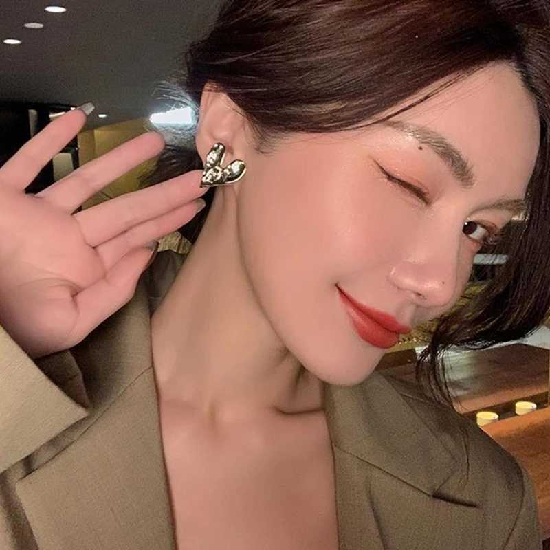 Korean Design Sense Concave Convex Uneven Gold Heart Clip on Earrings Fashion Unusual Accessories for Womens Party Jewelry Y250510