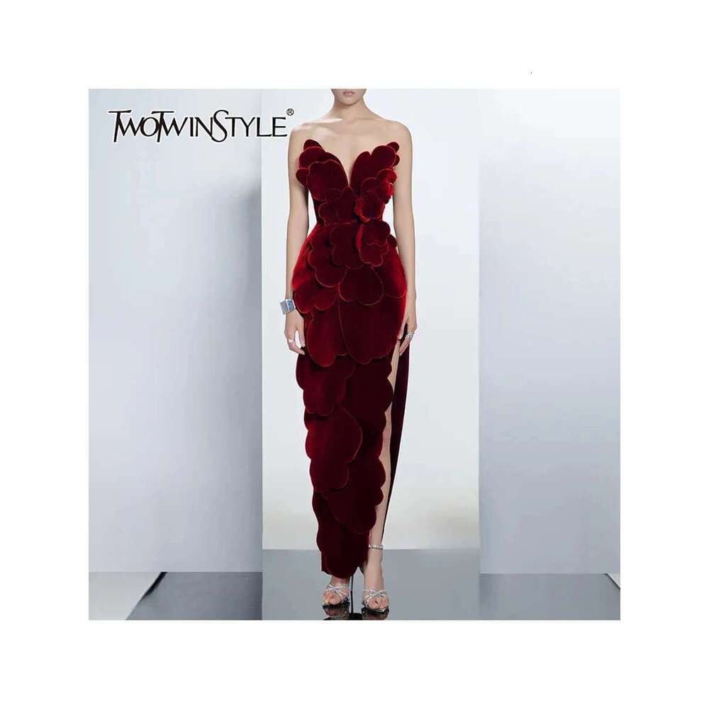 TWOTWINSTYLE Solid Patchwork Appliques Slimming Dresses For Women Strapless Sleeveless High Waist Temperament Dress Female New