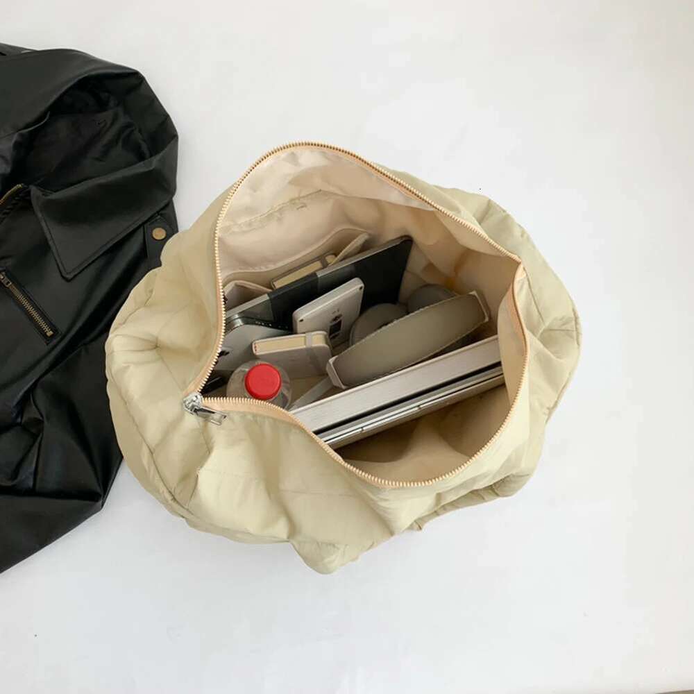 Women Padded Handbag Solid Color Quilted Aesthetic Puffy Large Capacity Soft Cloud Tote Bag Trendy Commuting Bags