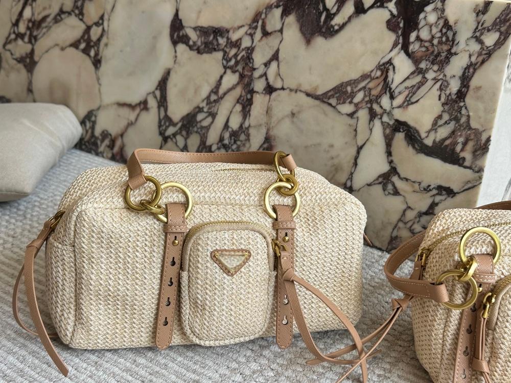 2025 New Commuter Handheld Woven Bag Women's Versatile Small Square Bag Texture Popular Single Shoulder Crossbody Bag