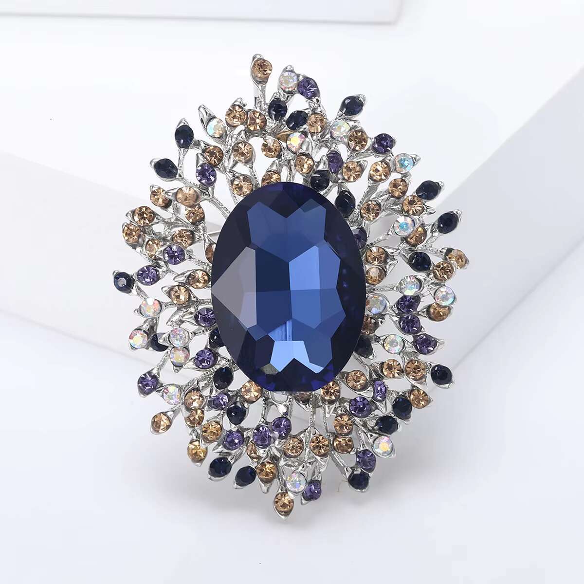 Hot Sale Fashion Diamond Rhinestone Flower Brooches for Women Large Round Classic Brooch Pin Vintage Elegant Accessory