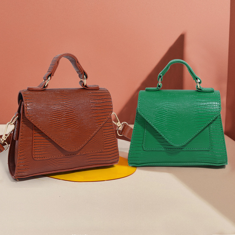 Designer Pack Fashionable Women S Handbag With Snake Pattern Diagonal Cross Hundred Shoulder Small Square Bag Classic Free Shipping