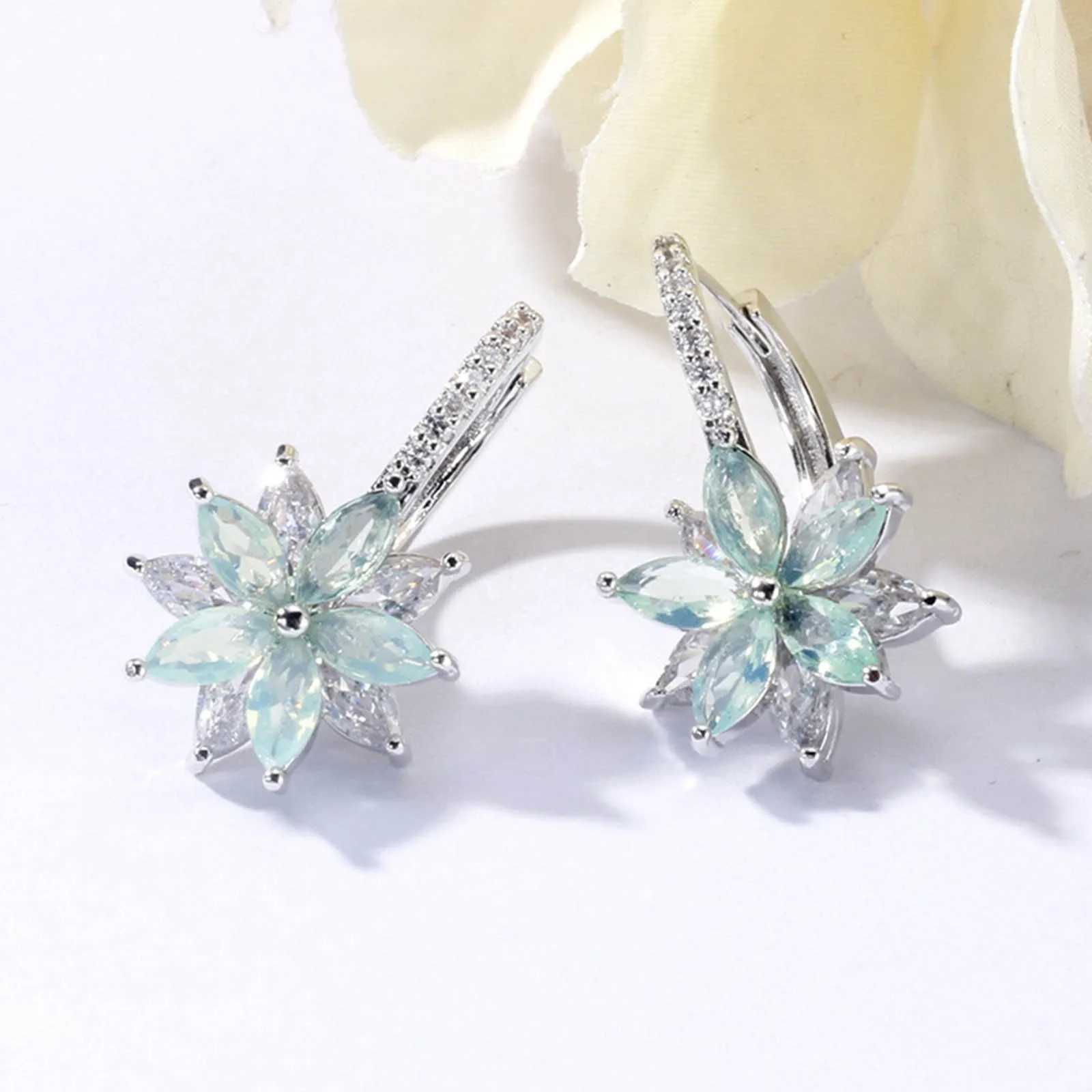 2024 New Earrings Mint Green Inset Zircon Flower Jewelry High Grade Sense Light Luxury Studs Temperament Sweet Crystal Earring Y250510