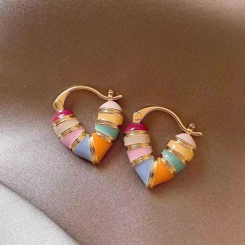 LATS 2024 New Arrival Korean Sweet Small Fresh Color Love Heart Hoop Earrings For Women Fashion Elegant Metal Jewelry Party Gift Y250510