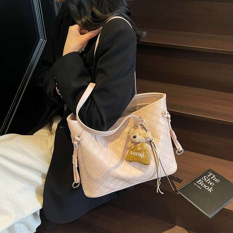 High end and large capacity 2025 new style for women, fashionable commuting shoulder bag, internet famous tote bag